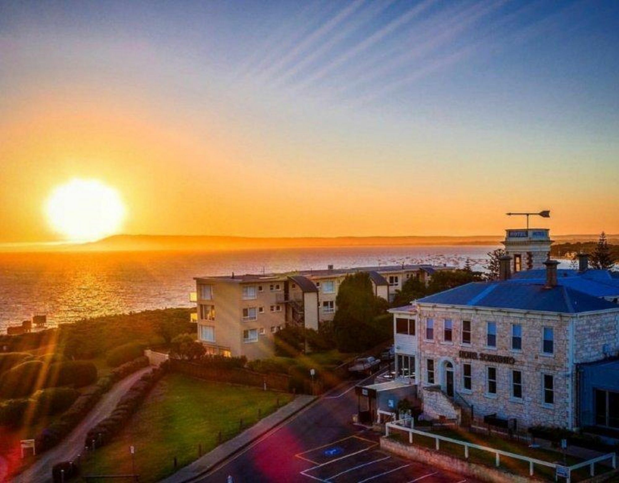 Hotel Сорренто Экстерьер фото